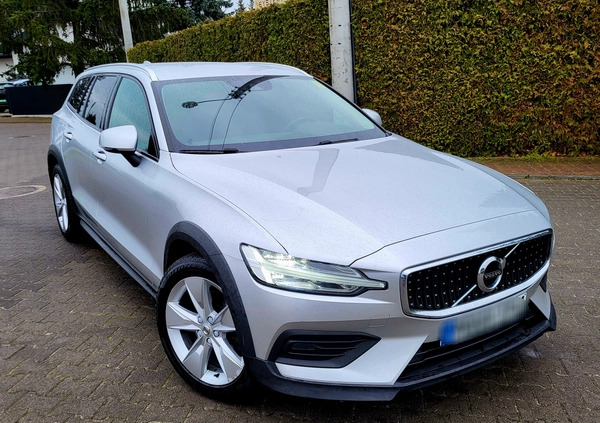 Volvo V60 Cross Country cena 84500 przebieg: 263000, rok produkcji 2020 z Gołdap małe 562